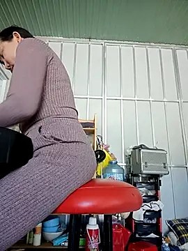 Snapshot of Ana_love2000 chatting on 10/19/25, 02:34 Ana love2000 online show from 10/19/25, 02:34