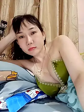 Snapshot of Ana_love2000 chatting on 10/19/25, 02:40 Ana love2000 online show from 10/19/25, 02:40