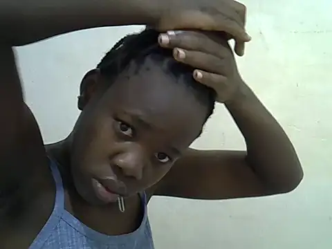 Snapshot of hey_its_andreana chatting on 01/18/26, 10:46 hey its andreana online show from 01/18/26, 10:46