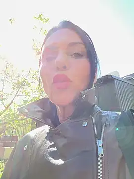 KimKelly13 online show from 05/04/26, 06:42