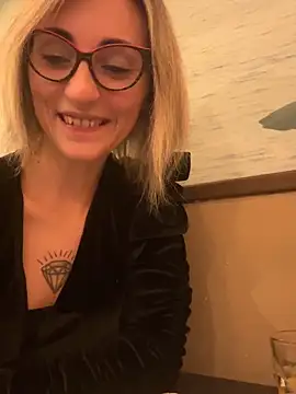 sexy blondie92 online show from 12/13/25, 07:53