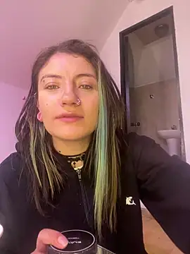 Snapshot of Broklinwhite_ chatting on 05/30/26, 01:30 Broklinwhite online show from 05/30/26, 01:30