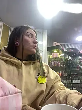Broklinwhite  online show from 06/26/26, 01:04