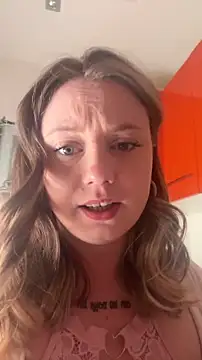 chloetarducci online show from 04/29/26, 06:25