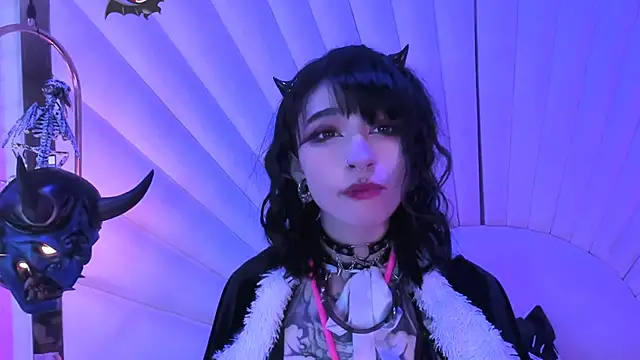 zephirahabney online show from 12/22/24, 07:31