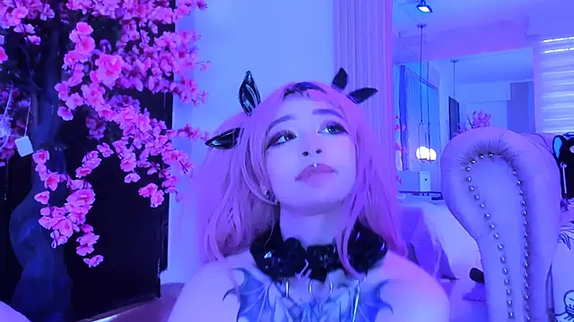 zephirahabney online show from 02/02/25, 08:08