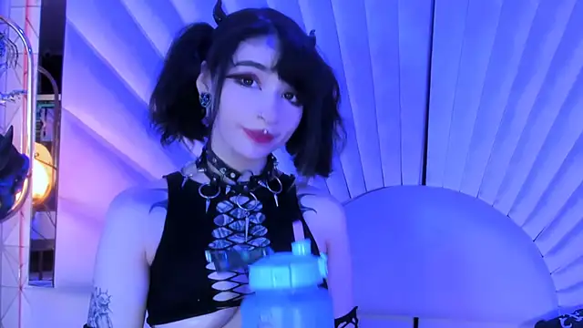 zephirahabney online show from 02/11/25, 01:41