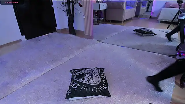 zephirahabney online show from 03/08/25, 05:54