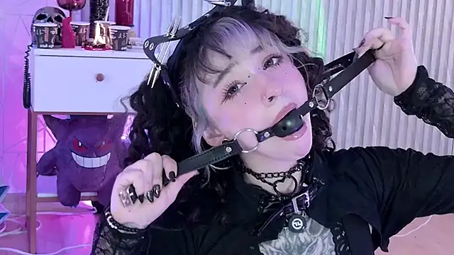 zephirahabney online show from 11/13/25, 04:06