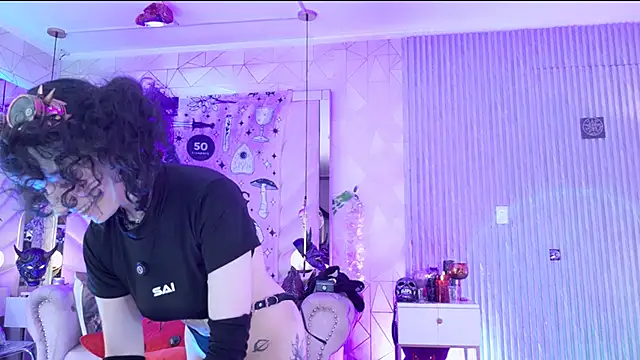 zephirahabney online show from 12/19/25, 03:19