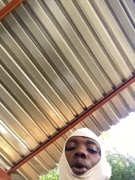 Snapshot of unknownpstar chatting on 10/23/25, 01:21 unknownpstar online show from 10/23/25, 01:21