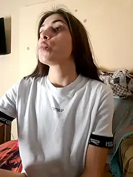 Snapshot of AntoniaHottie chatting on 12/27/24, 01:39 AntoniaHottie online show from 12/27/24, 01:39