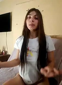 Snapshot of AntoniaHottie chatting on 01/10/25, 11:43 AntoniaHottie online show from 01/10/25, 11:43