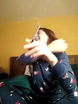 AntoniaHottie online show from 12/21/25, 09:49