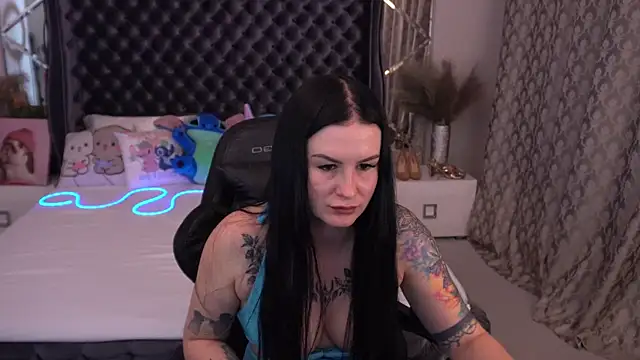 Snapshot of AmberDismond chatting on 09/18/25, 01:02 AmberDismond online show from 09/18/25, 01:02