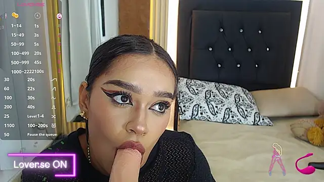 Snapshot of coraline_v chatting on 03/09/25, 02:39 coraline v online show from 03/09/25, 02:39