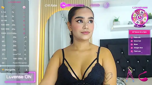 Snapshot of coraline_v chatting on 03/20/25, 03:56 coraline v online show from 03/20/25, 03:56