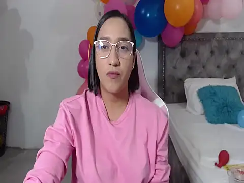 Snapshot of Saracutee1 chatting on 09/11/25, 09:04 Saracutee1 online show from 09/11/25, 09:04