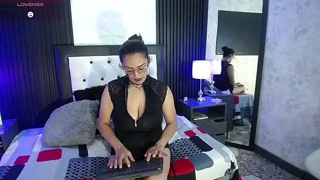 Snapshot of dayana_mendoza69 chatting on 02/05/25, 12:38 dayana mendoza69 online show from 02/05/25, 12:38