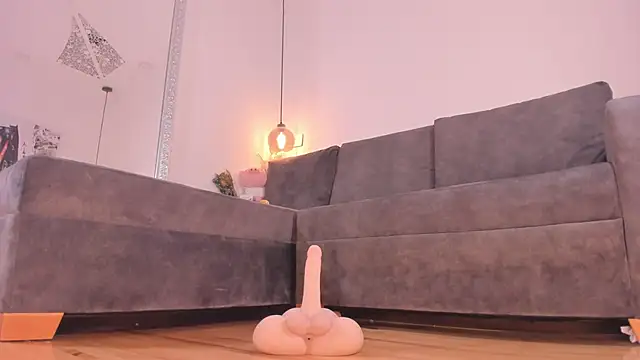 Isabella francoo online show from 09/30/25, 12:21