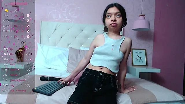 CharlotteMuller online show from 01/11/25, 04:27