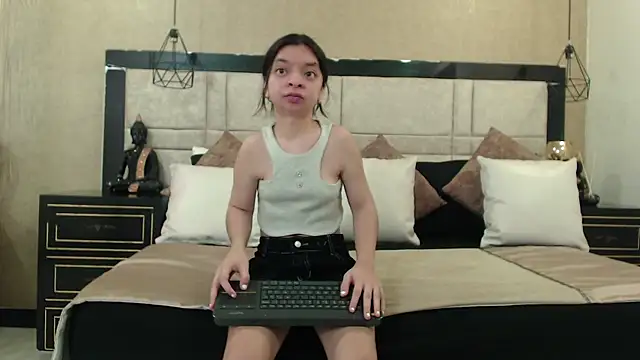 CharlotteMuller online show from 01/15/25, 08:37