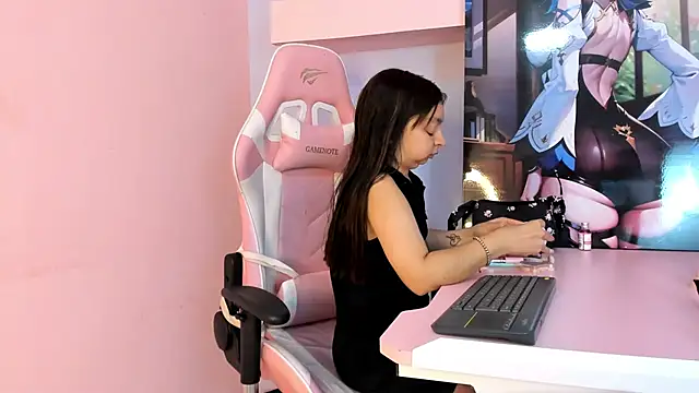 CharlotteMuller online show from 04/22/26, 08:10