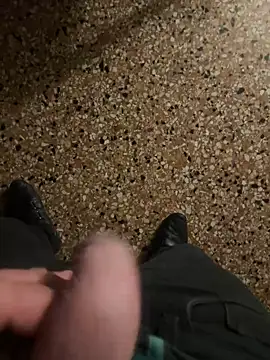 Snapshot of Edosxxl chatting on 12/12/24, 01:10 Edosxxl online show from 12/12/24, 01:10