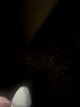 Snapshot of Edosxxl chatting on 10/22/25, 11:48 Edosxxl online show from 10/22/25, 11:48