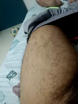 Snapshot of HeftyTheory7 chatting on 10/23/25, 06:50 HeftyTheory7 online show from 10/23/25, 06:50