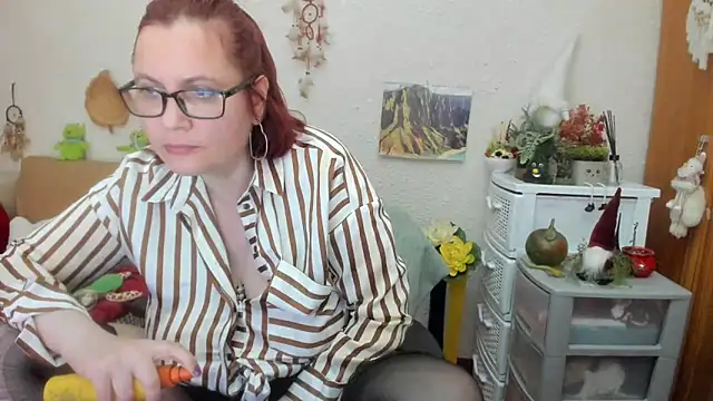 Snapshot of PlayfullMature chatting on 03/05/25, 09:48 PlayfullMature online show from 03/05/25, 09:48