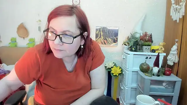 Snapshot of PlayfullMature chatting on 03/18/25, 06:04 PlayfullMature online show from 03/18/25, 06:04