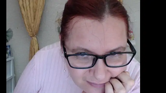 Snapshot of PlayfullMature chatting on 10/01/25, 11:44 PlayfullMature online show from 10/01/25, 11:44