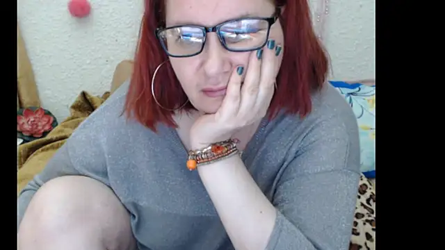 Snapshot of PlayfullMature chatting on 10/17/25, 04:09 PlayfullMature online show from 10/17/25, 04:09