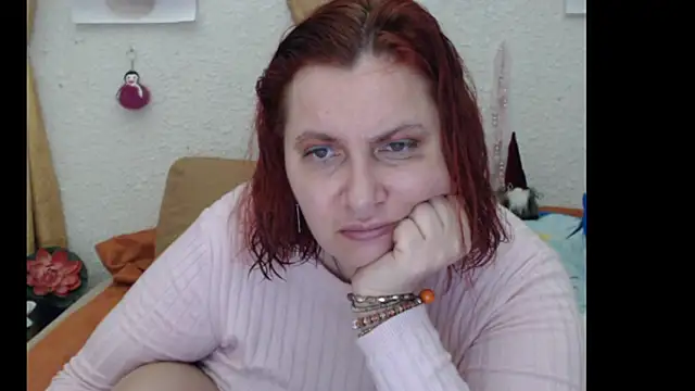 Snapshot of PlayfullMature chatting on 10/24/25, 09:49 PlayfullMature online show from 10/24/25, 09:49