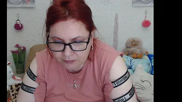 Snapshot of PlayfullMature chatting on 11/20/25, 04:07 PlayfullMature online show from 11/20/25, 04:07