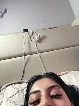 ThickerThanYoBitch online show from 09/18/25, 06:32