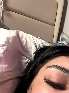 ThickerThanYoBitch online show from 10/13/25, 04:51