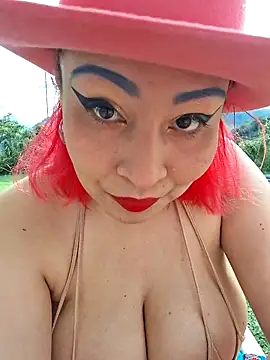 Snapshot of Andrea_Bloomix chatting on 01/05/26, 08:45 Andrea Bloomix online show from 01/05/26, 08:45