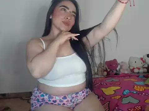 Snapshot of samantha2207 chatting on 12/10/24, 01:00 samantha2207 online show from 12/10/24, 01:00