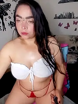 Snapshot of samantha2207 chatting on 09/17/25, 06:48 samantha2207 online show from 09/17/25, 06:48