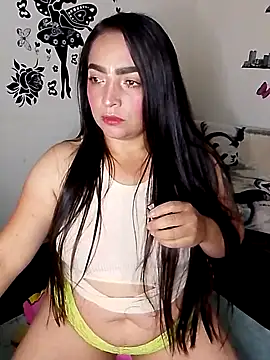 Snapshot of samantha2207 chatting on 10/17/25, 04:59 samantha2207 online show from 10/17/25, 04:59