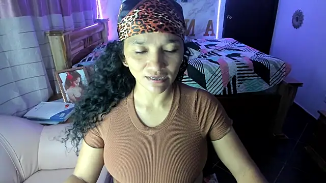 rayza mature 154 online show from 02/23/25, 12:30