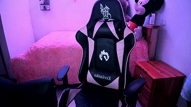 rayza mature 154 online show from 04/12/26, 04:23