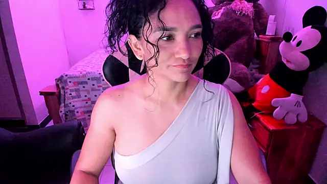 Snapshot of rayza_mature_154 chatting on 04/27/26, 02:37 rayza mature 154 online show from 04/27/26, 02:37