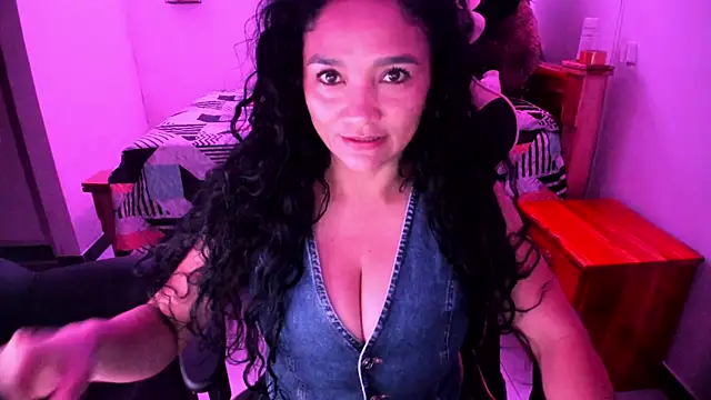 Snapshot of rayza_mature_154 chatting on 04/28/26, 04:12 rayza mature 154 online show from 04/28/26, 04:12