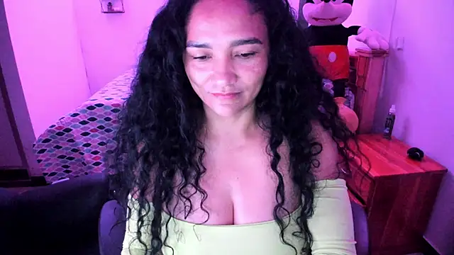 Snapshot of rayza_mature_154 chatting on 06/06/26, 04:44 rayza mature 154 online show from 06/06/26, 04:44