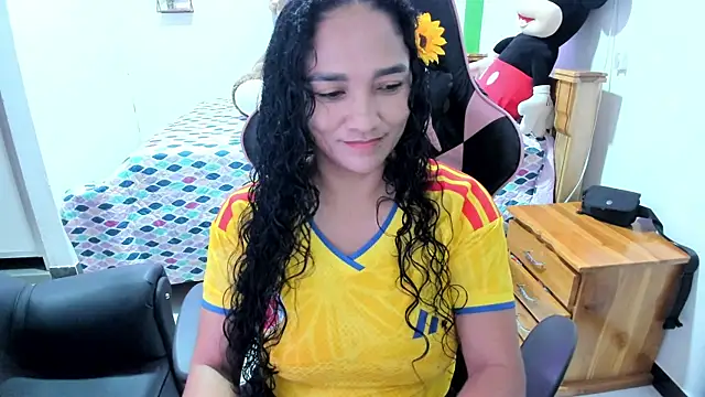 Snapshot of rayza_mature_154 chatting on 06/07/26, 06:33 rayza mature 154 online show from 06/07/26, 06:33