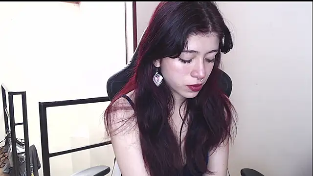 Snapshot of SuzzyyM chatting on 01/07/25, 03:33 SuzzyyM online show from 01/07/25, 03:33