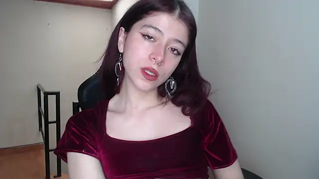 Snapshot of SuzzyyM chatting on 01/27/25, 02:24 SuzzyyM online show from 01/27/25, 02:24